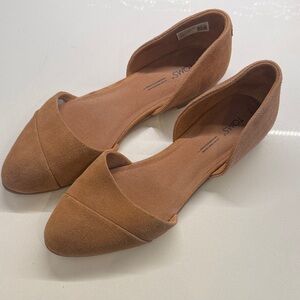 TOMS Women's Tan Loafers